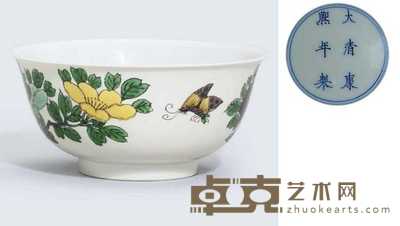 (1662-1722) A FINE FAMILLE VERTE BISCUIT-ENAMELLED INCISED BOWL 